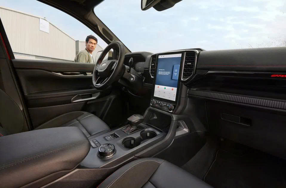 Nội thất Ford Ranger Stormtrak
